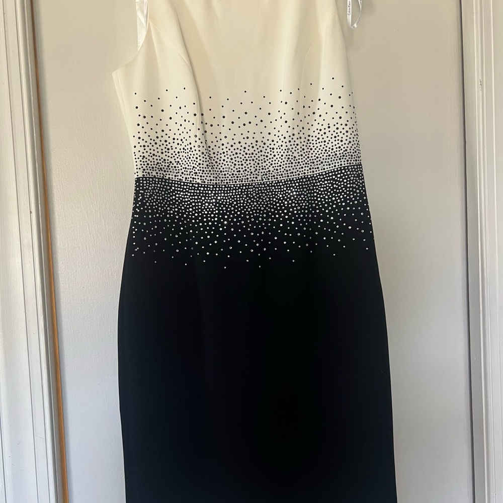 Calvin Klein Cream and Black Sheath Midi Dress Scoop Neck Sleeveless